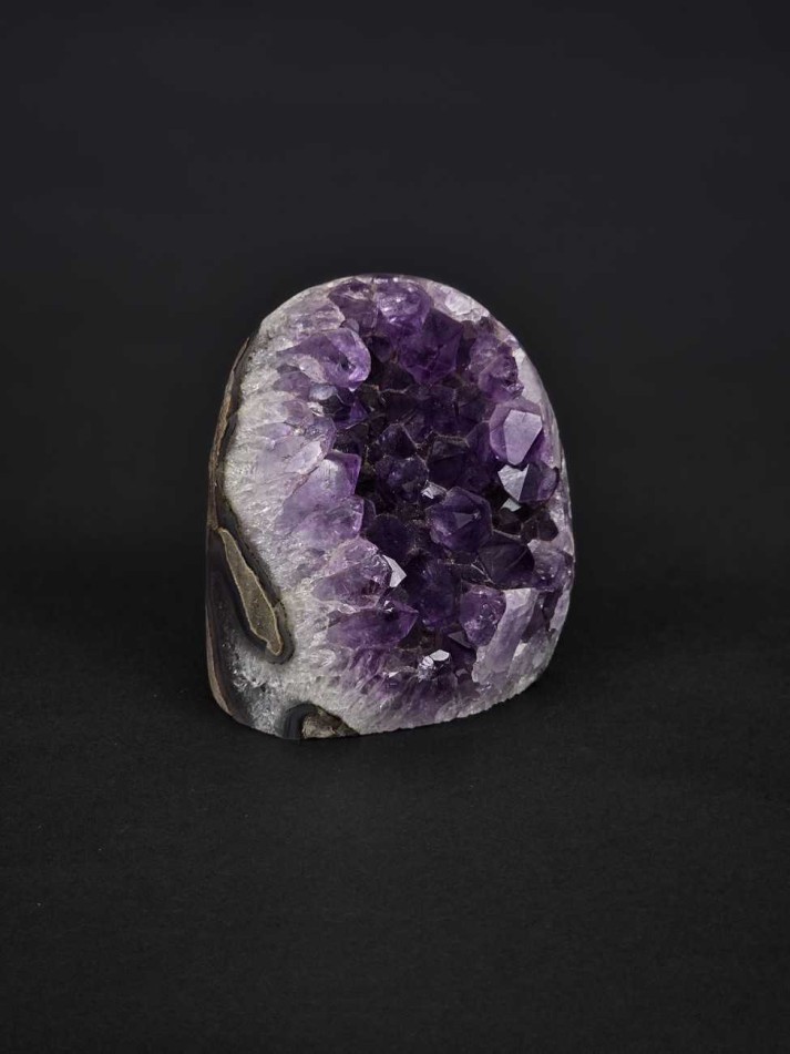 Amethyst geode